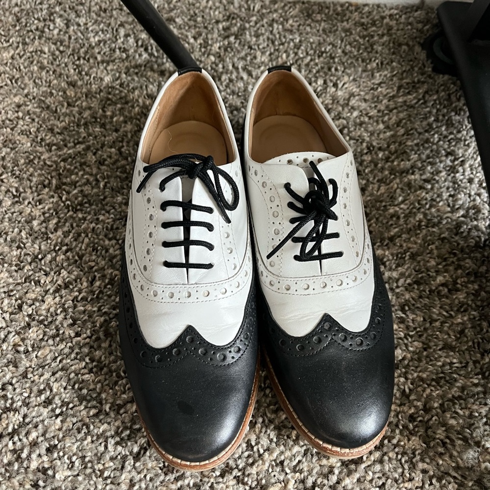 Size 6 tuexdo shoes